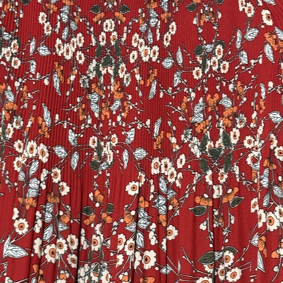 Max studio || Woman’s floral Top size small - Picture 4 of 6